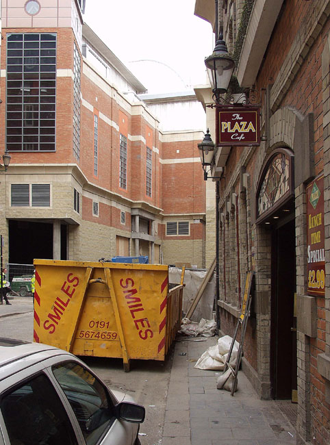 Gate_Low_Friar_Plaza_Skip